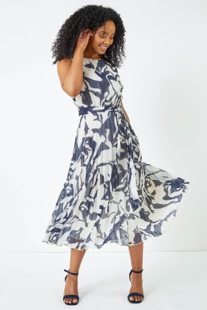 Roman Petite Petite Sleeveless Floral Chiffon Dress in Navy 16 female