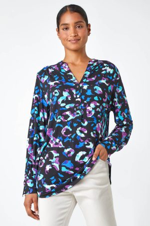 Roman Animal Print V-Neck Stretch Shirt Top in Blue 16 female