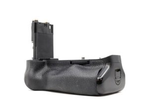 Used Canon BG-E11 Battery Grip