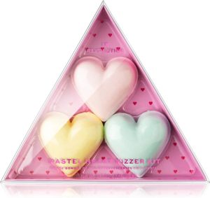 I Heart Revolution Fizzer Kit Pastel Heart set(for the bath) W