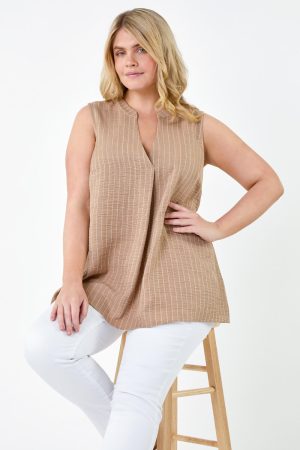 Roman Curve Curve Stripe Print Linen Look V-Neck Vest Top in Stone 18 female