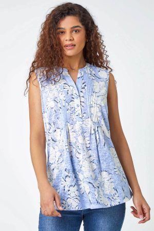 Roman Floral V-Neck Pintuck Stretch Vest Top in Light Blue 10 female