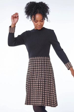 Roman Petite Roman Originals Petite Contrast Knitted Skater Jumper Dress in Black - Size 16 16 female