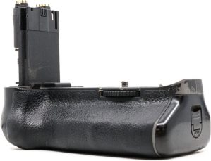 Used Canon BG-E11 Battery Grip