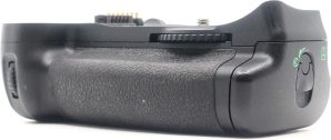 Used Nikon MB-D10 Battery Grip